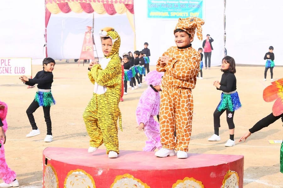 Lovely Public School Priyadarshini Vihar Laxmi Nagar Delhi Fees 